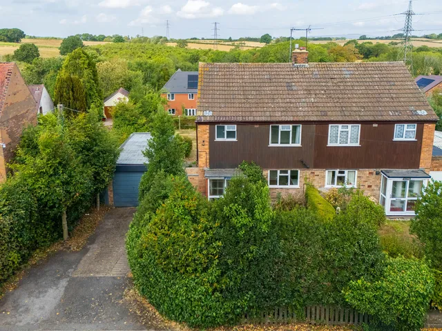 6 Clows Top Road, Worcester WR6 6AZ