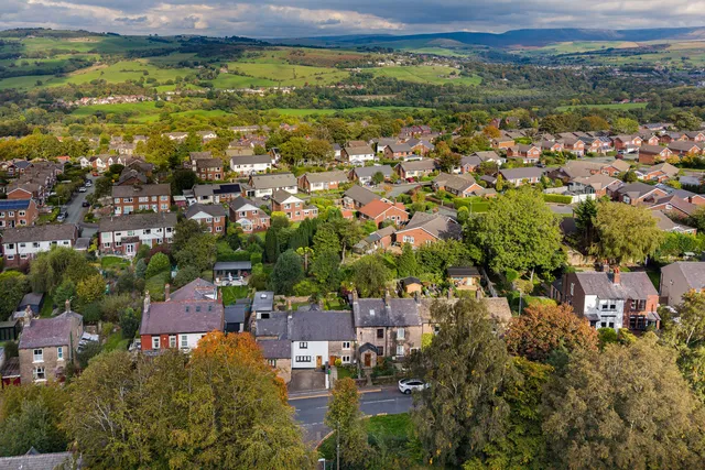 61 Buxton Old Road, Disley SK12 2DQ