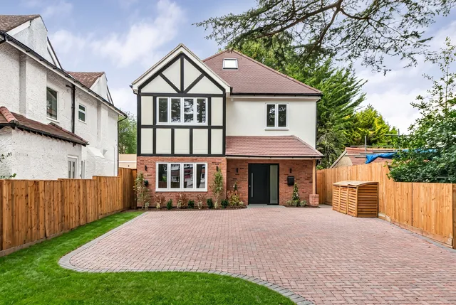 118 Foxley Lane, Purley CR8 3NB