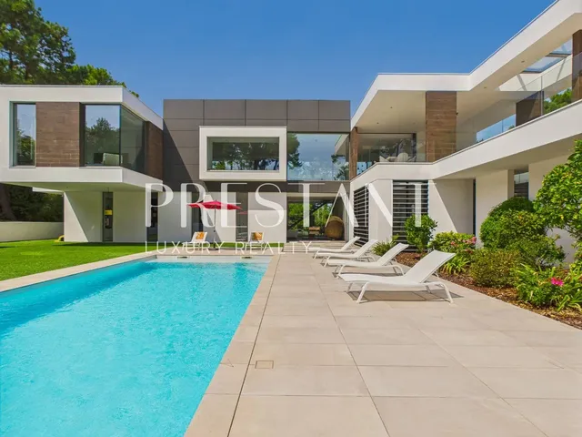 Exceptional villa in Chiberta – California elegance meets French art de vivre