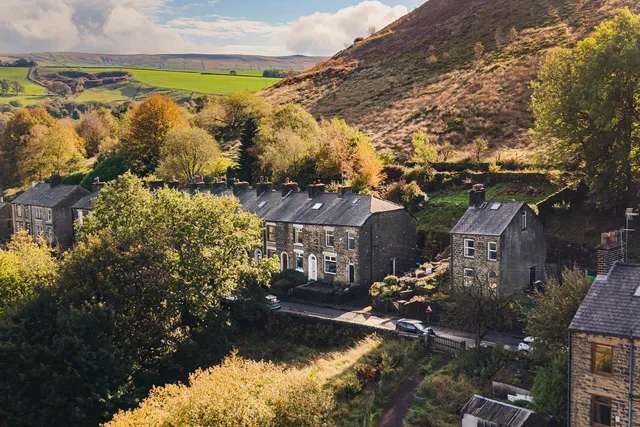63 Grains Road, Saddleworth OL3 5DS