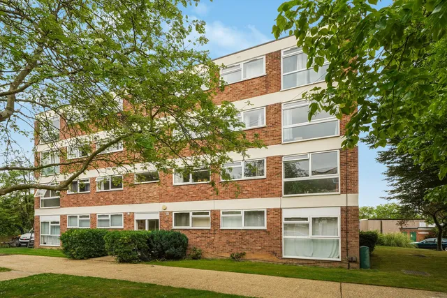 65 Langham Gardens, London W13 8PZ