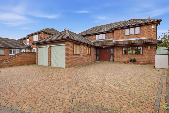 9 Evergreen Drive, Colchester CO4 0HU
