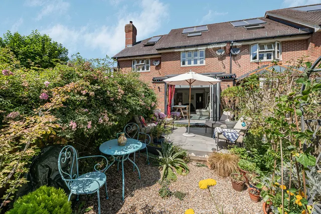 16 Johns Road, Westerham TN16 2AP