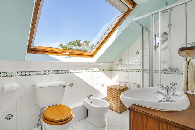 34 Kingfield Road, London W5 1LB