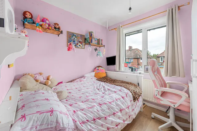 48 Hartland Road, Morden SM4 6LZ