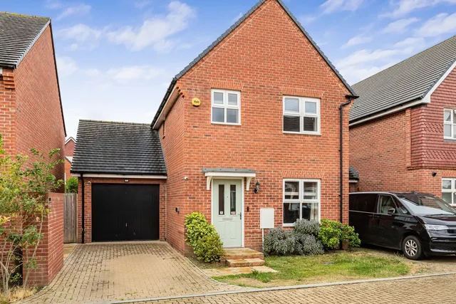 22 Blackthorn Road, Andover SP11 6YS