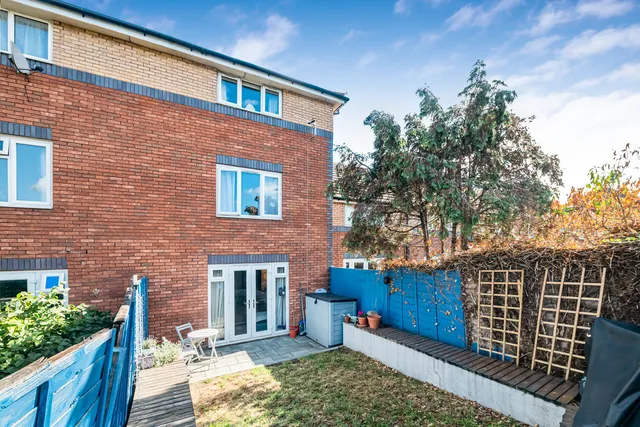 17 Beeches Close, Penge SE20 8ED