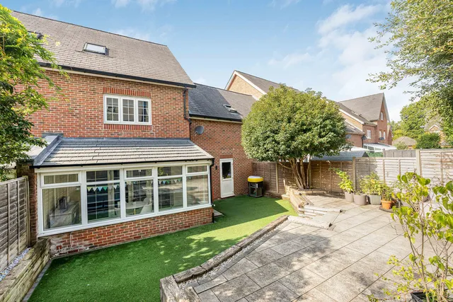 7 Sycamore Road, Bordon GU35 0RD