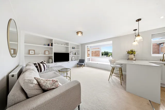 Flat 23, 23 High Road, Herts WD23 1NR