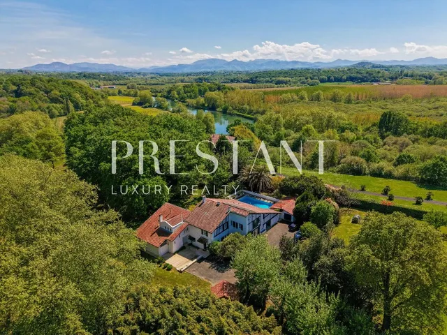 Rare estate between nature and refinement, moments from Biarritz