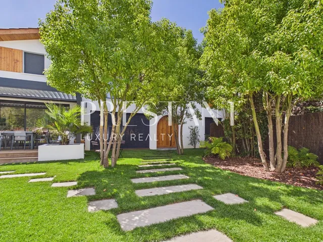 Family Home with Swimming Pool and Landscaped Garden