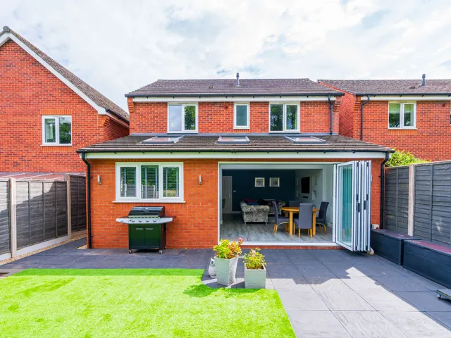 7 Shrubbery Gardens, Kidderminster DY10 2AB
