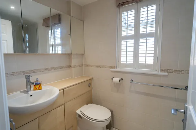 7 Westway, Copthorne RH10 3QS