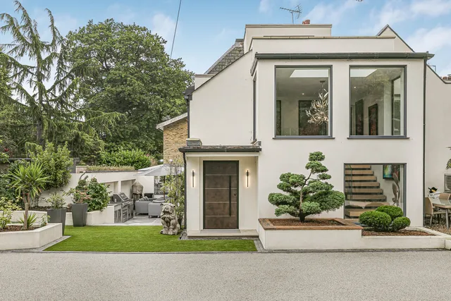 7 Vicarage Close, Kingswood KT20 6QF