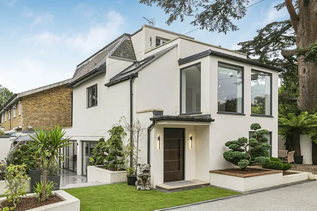 7 Vicarage Close, Kingswood KT20 6QF