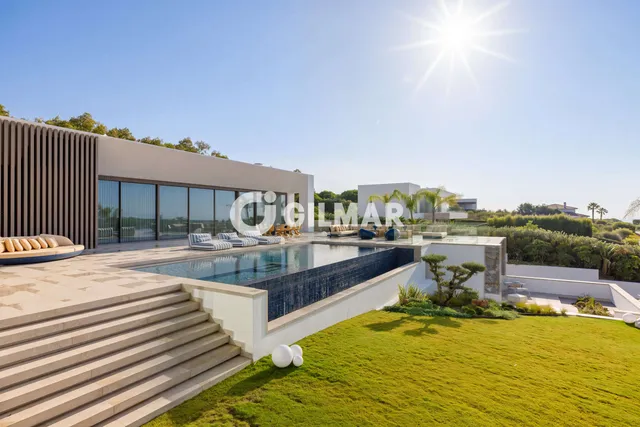 Villa in SAN ROQUE, Cádiz