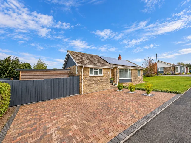 15 Princes Way, Shanklin PO37 7DU