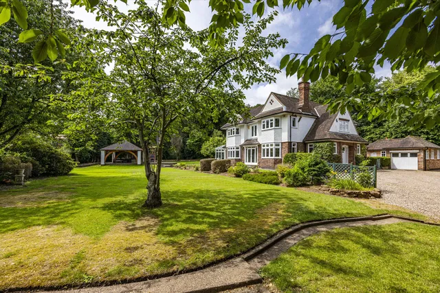 75 Lambley Lane, Nottingham NG14 5BL