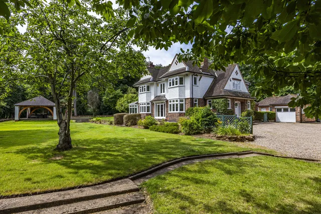 75 Lambley Lane, Nottingham NG14 5BL