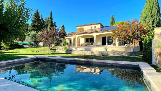 Villa in Uzes, Provence - Var