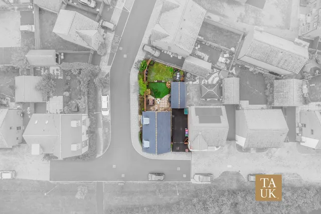 25 Barclay Fold, Telford TF3 5GY