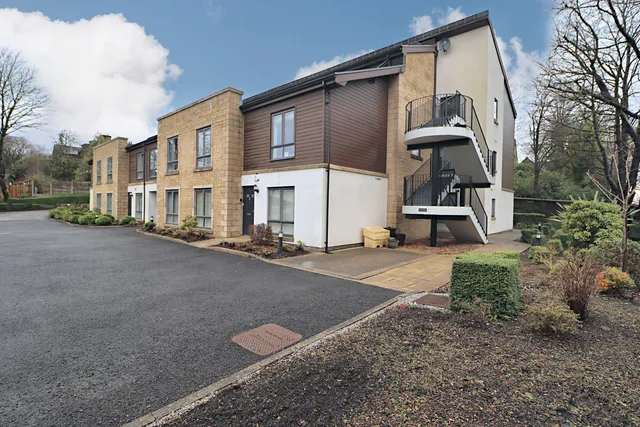 Flat 14, The Bowling Green Oldfield Avenue, Darwen BB3 1QY