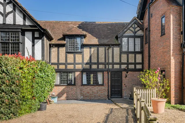 13a Olde Cottage, Uplands Road, Kenley CR8 5EE