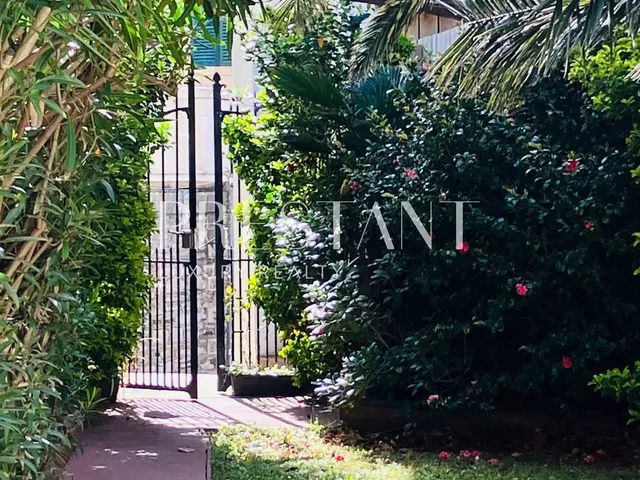 Biarritz city centre — Apartment with tropical garden, terrace, garage