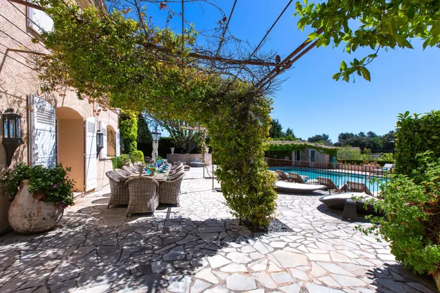 Delightful farmhouse with olive grove