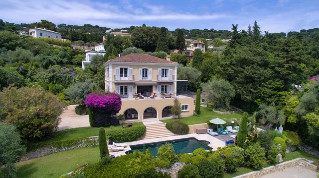 Basse Californie, Cannes — An Elegant Mediterranean Villa Minutes from La Croisette