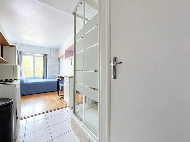 GARCHES - Service room 12 m² - top floor - beautiful condominium near amenities