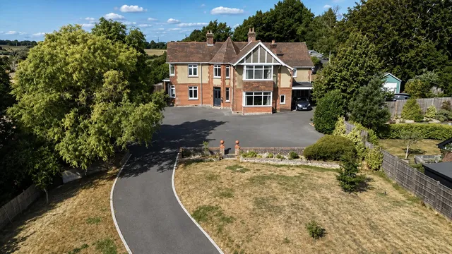 80 Watergate Road, Newport PO30 1XP