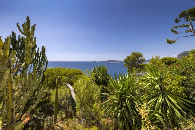 فيلا في إيزي، الريفييرا الفرنسية