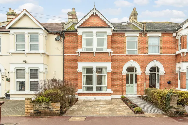 40 Dunkeld Road, Dagenham RM8 2PR