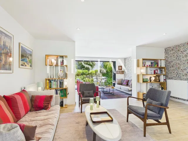For sale in Anglet, beachfront house within walking distance.