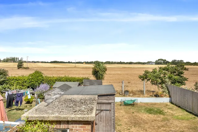 19 Solent Way, Lymington SO41 0TE