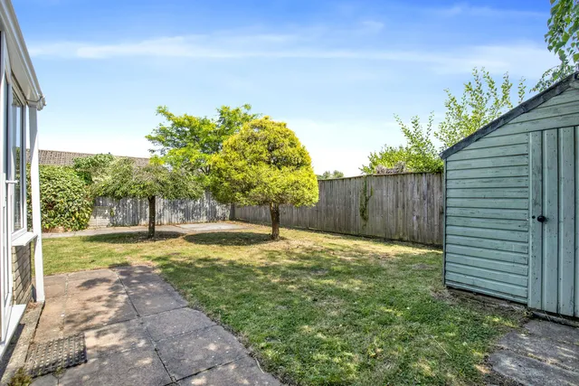 17 Little Dene Copse, Lymington SO41 8EW