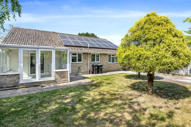 17 Little Dene Copse, Lymington SO41 8EW
