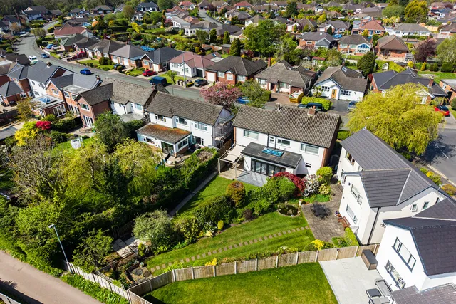 86 Cromley Road, High Lane SK6 8BU