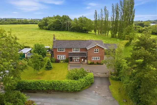 Ellendene Nethertown, Rugeley WS15 3QH