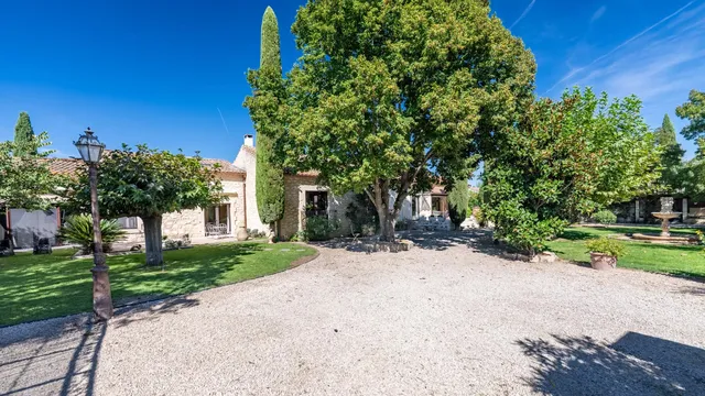 Villa in Molleges, Provence - Var