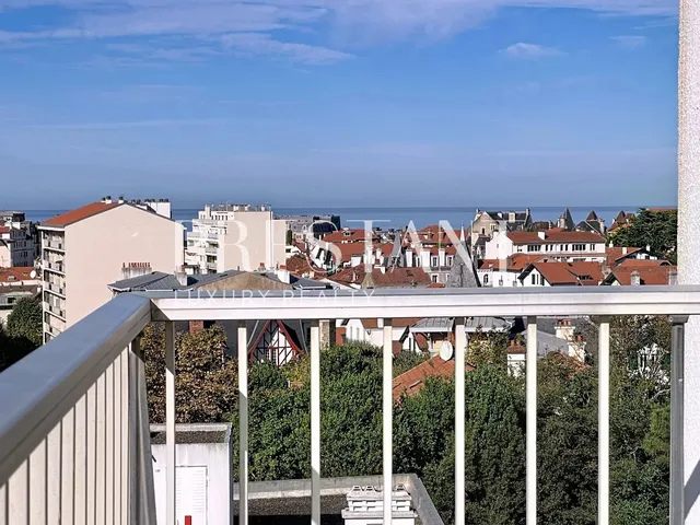 Bare Ownership Apartment – Biarritz Saint-Charles, terraces and ocean view, parking and elevator
