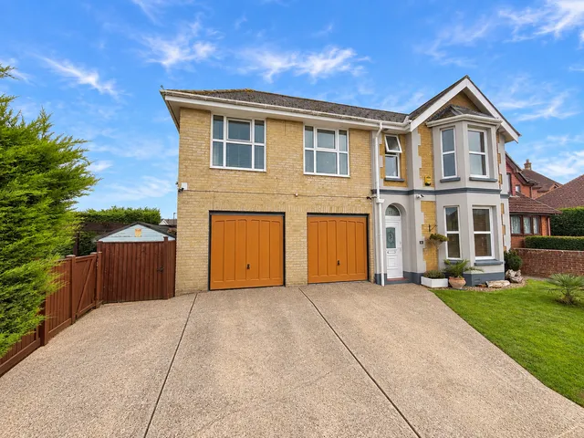 22 Sandy Lane, Shanklin PO37 7DT