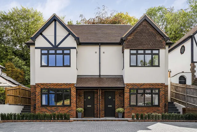 43B Welcomes Road, Kenley CR8 5HA