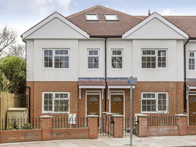 3C Burney Avenue, Surbiton KT5 8DF