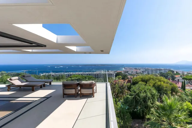 A Contemporary Masterpiece — Cannes Californie