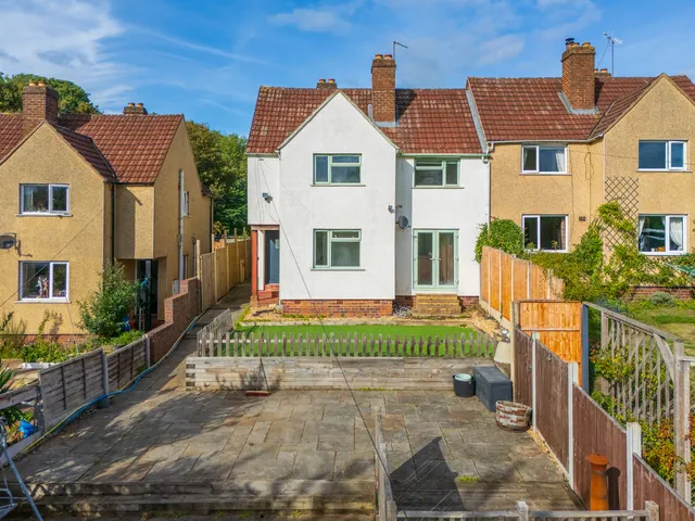 9 Caunsall Road, Kidderminster DY11 5YB