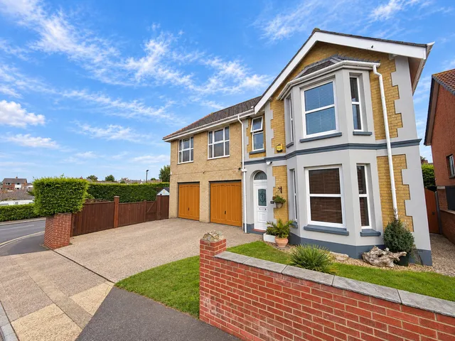22 Sandy Lane, Shanklin PO37 7DT
