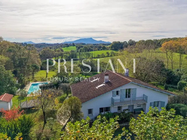 Beautiful family property with a superb park and panoramic view of La Rhune